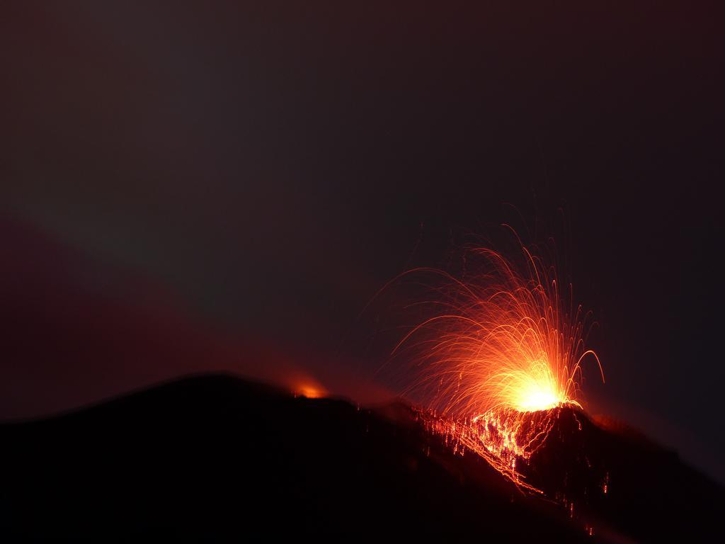 Il Vulcano A Piedi Stromboli Buitenkant foto