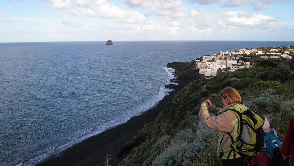 Il Vulcano A Piedi Stromboli Buitenkant foto