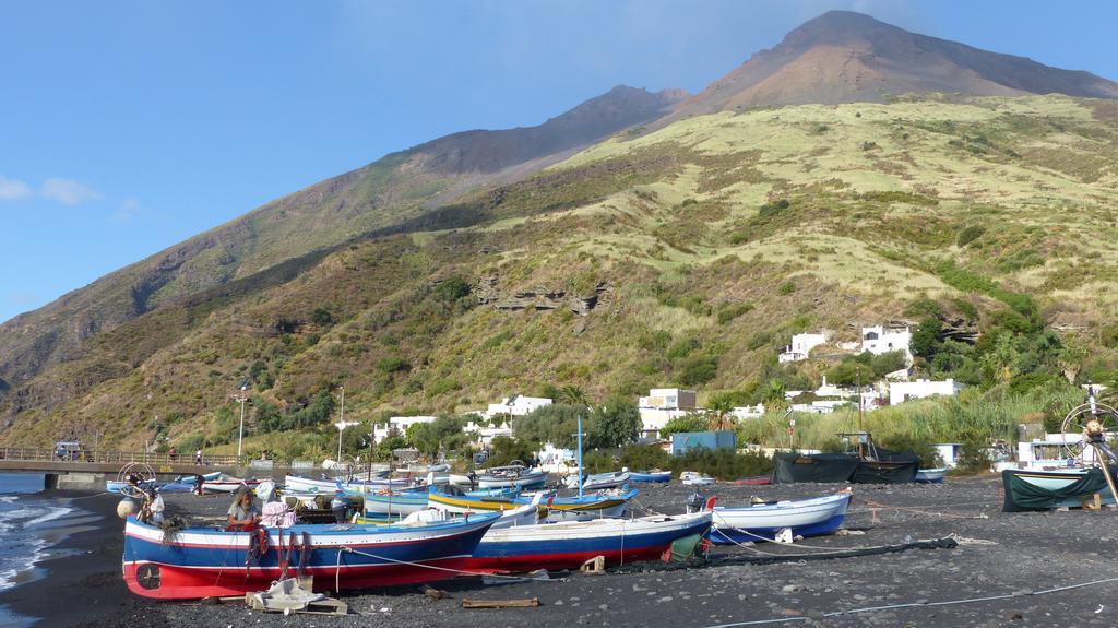 Il Vulcano A Piedi Stromboli Buitenkant foto