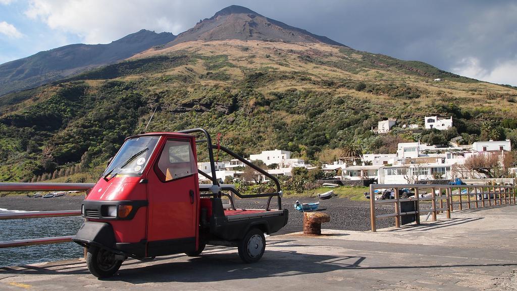 Il Vulcano A Piedi Stromboli Buitenkant foto
